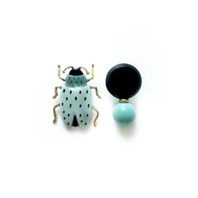 brincos bug turquoise