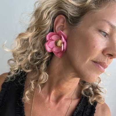 Petite Fleur pink earrings