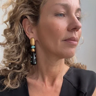Drop black earrings