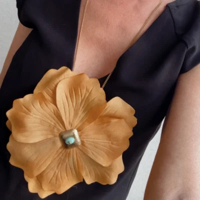 big flower faceted yellow necklace
