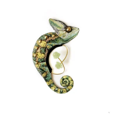 ear cuff cabinet of wonders camaleão